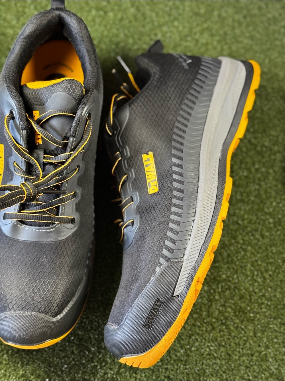 New Men's Black & Yellow Work Shoes DeWalt New Without original box size 10 us